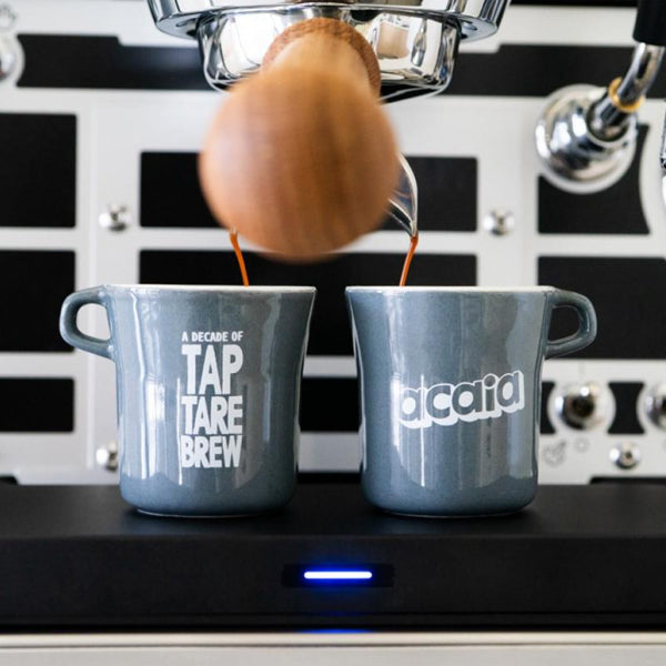 Acaia Umbra Duo minimalist coffee scale